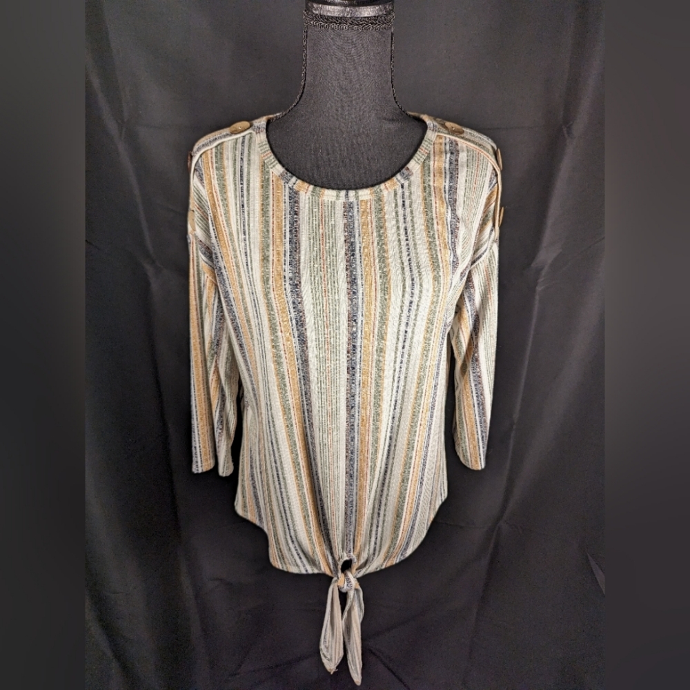 CURE tie front top with buttons and 3/4 sleeves